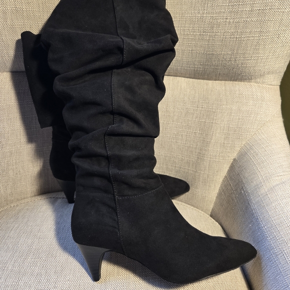 Reaction Kenneth Cole Black Slouchy Heeled Boots - Picture 3 of 8